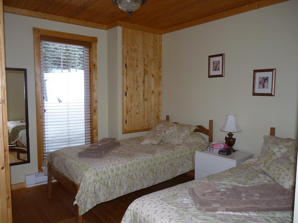 Bed and Breakfast Gite De La Riviere Chibougamau Zimmer foto